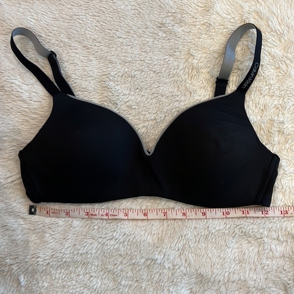 Calvin Klein Wirefree Bra Black size Small Comfortable Microfiber Soft - Picture 3 of 7